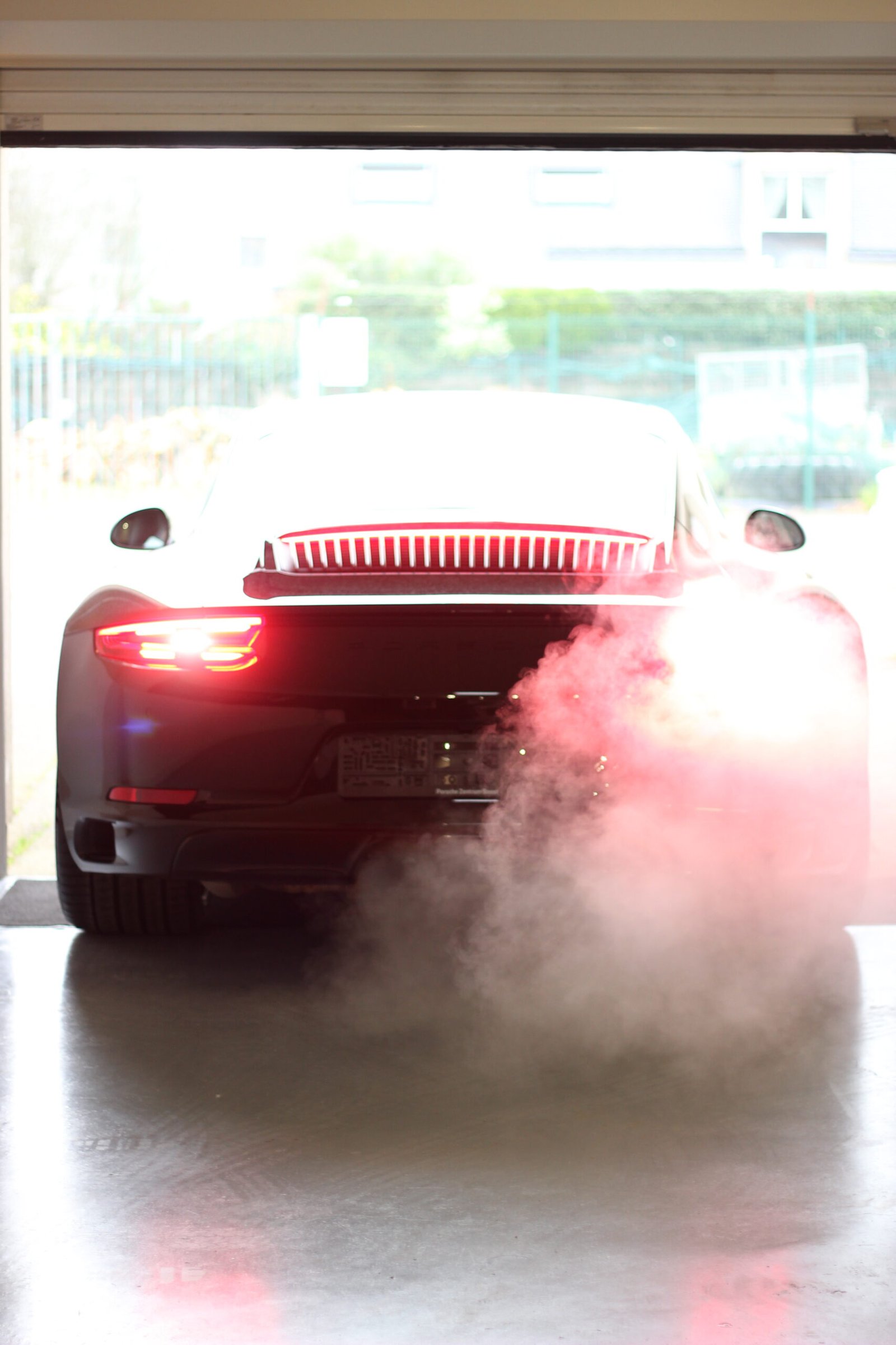 Vue arrière de notre Porsche 911 991 GTS de 2017, voiture de luxe d'occasion