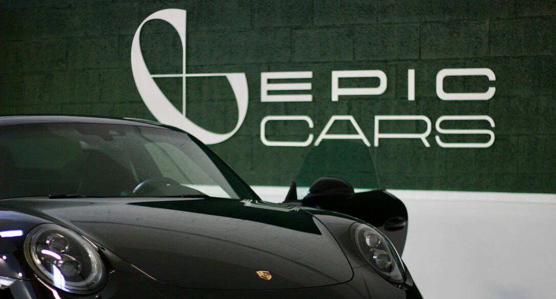 Porsche 911 GTS et logo Epic Cars